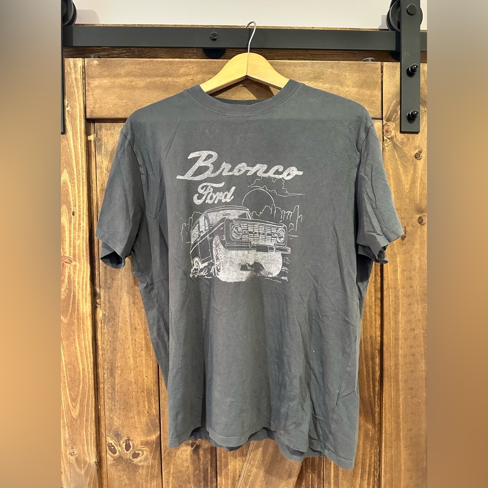 Abercrombie graphic tee
